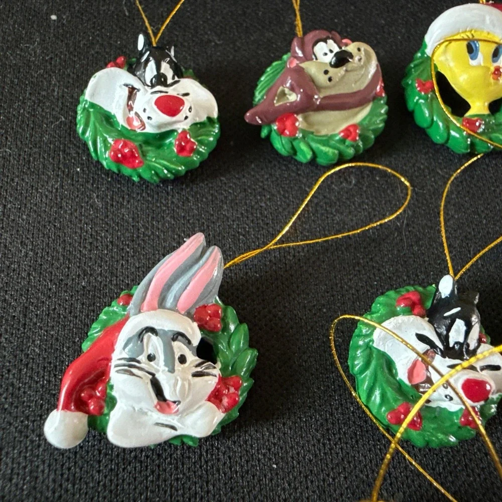 Looney Tunes Mania this lot